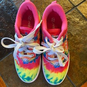 Heelys wheeled rainbow tie dyed print tennis shoes. Barely used. Size Youth 3.